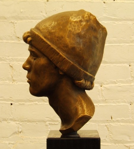 Wesley bust (profile)